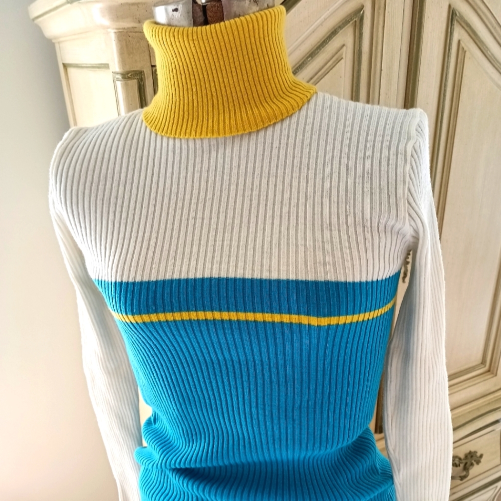 AWESOME AUTHENTIC EARLY 1970S RIBBED COLORBLOCK, TURTLENECK!